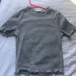 Gray Tight-Fitted Short-Sleeved Shirt